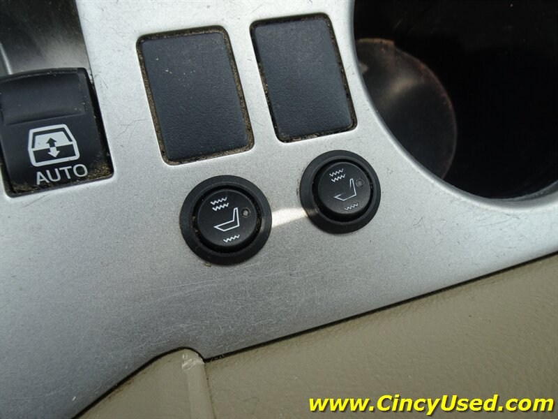 2013 Toyota 4Runner SR5 - Photo 19 - Cincinnati, OH 45255