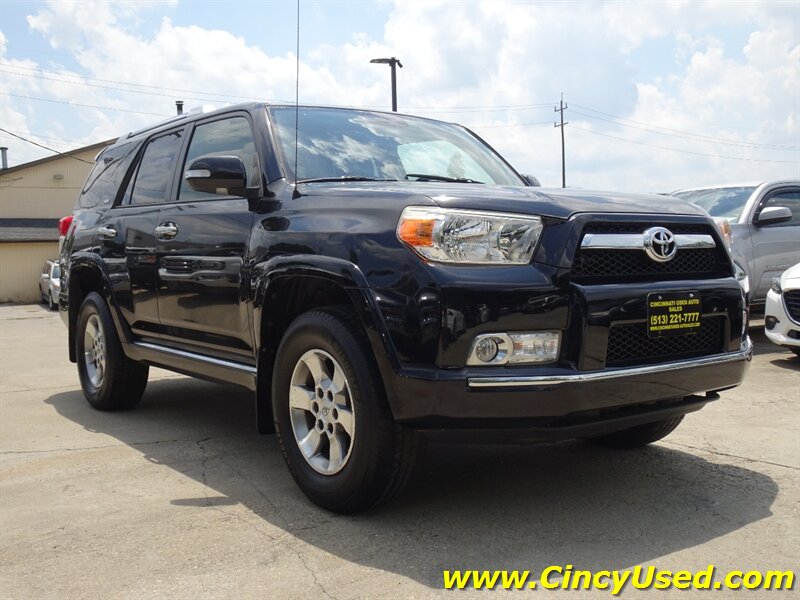 2013 Toyota 4Runner SR5 - Photo 4 - Cincinnati, OH 45255