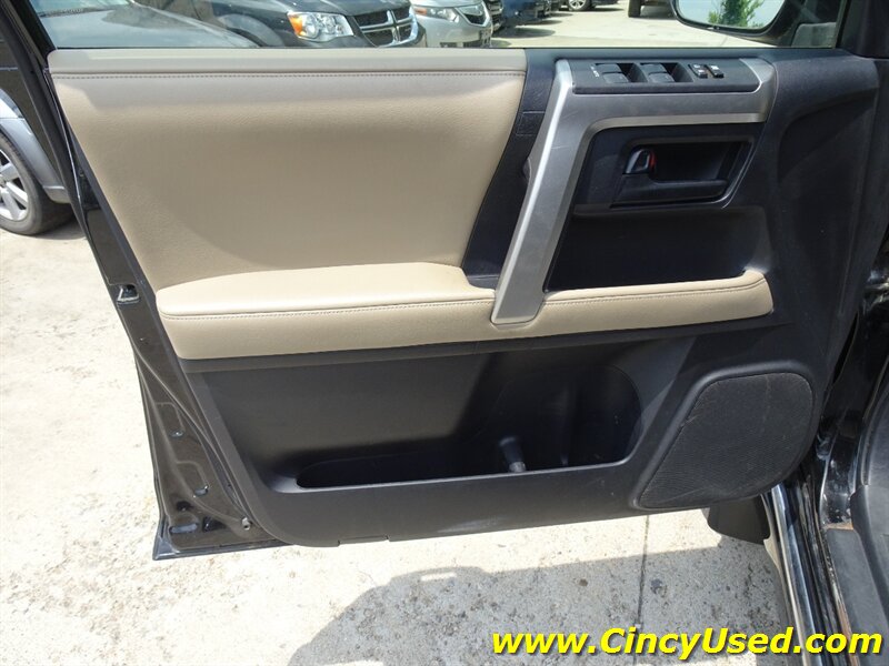 2013 Toyota 4Runner SR5 - Photo 28 - Cincinnati, OH 45255