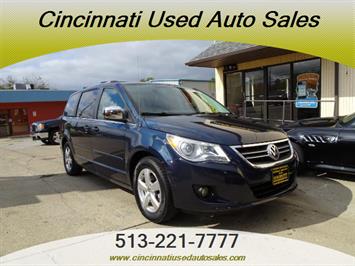 2009 Volkswagen Routan SEL Premium CARB   - Photo 1 - Cincinnati, OH 45255