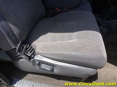 2001 Dodge Ram 3500 SLT Plus   - Photo 27 - Cincinnati, OH 45255
