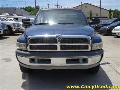 2001 Dodge Ram 3500 SLT Plus   - Photo 2 - Cincinnati, OH 45255