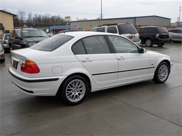 2000 BMW 328i   - Photo 6 - Cincinnati, OH 45255