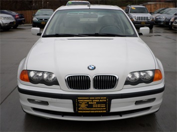 2000 BMW 328i   - Photo 2 - Cincinnati, OH 45255