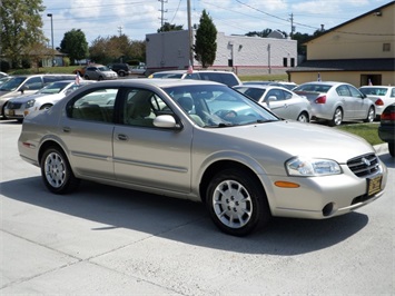 2000 Nissan Maxima GLE   - Photo 1 - Cincinnati, OH 45255