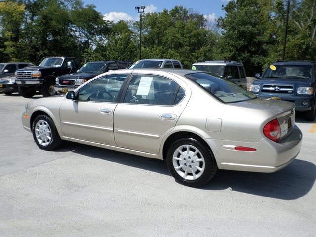 2000 Nissan Maxima GLE - Photo 4 - Cincinnati, OH 45255