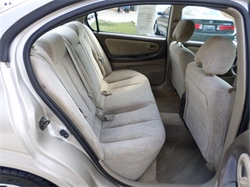 2000 Nissan Maxima GLE   - Photo 9 - Cincinnati, OH 45255