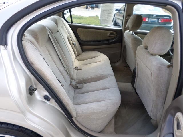 2000 Nissan Maxima GLE - Photo 9 - Cincinnati, OH 45255