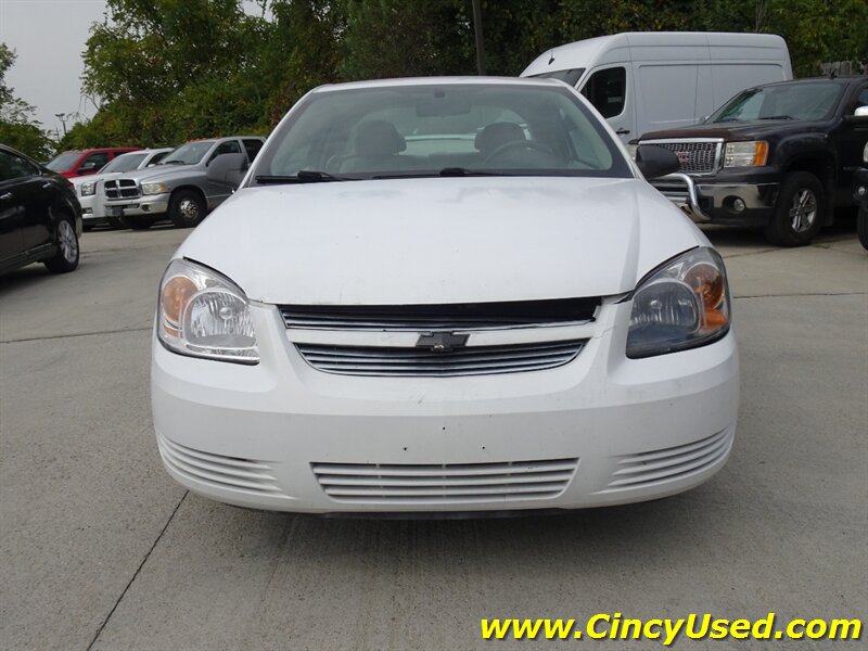 2006 Chevrolet Cobalt LS - Photo 2 - Cincinnati, OH 45255