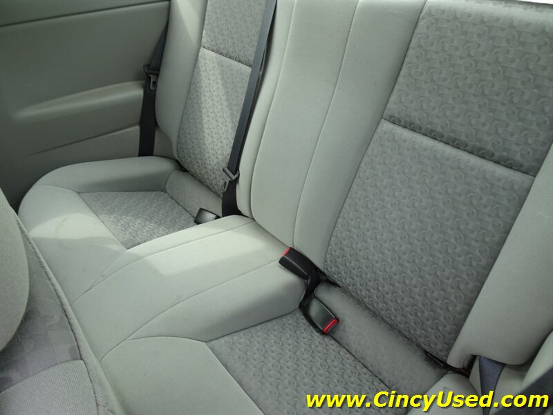 2006 Chevrolet Cobalt LS - Photo 13 - Cincinnati, OH 45255
