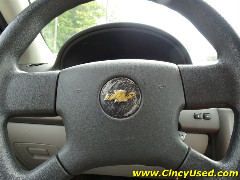 2006 Chevrolet Cobalt LS - Photo 19 - Cincinnati, OH 45255