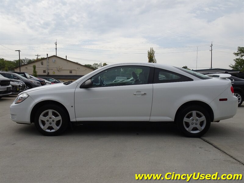 2006 Chevrolet Cobalt LS - Photo 7 - Cincinnati, OH 45255