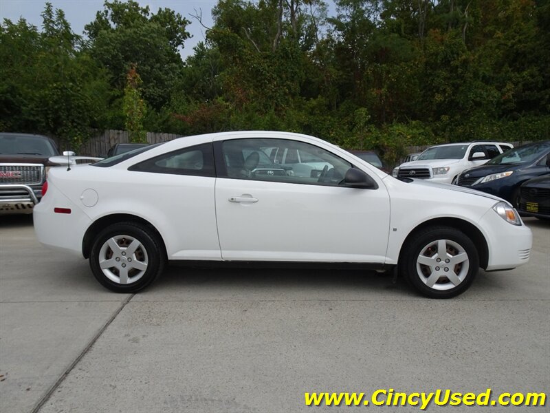 2006 Chevrolet Cobalt LS - Photo 6 - Cincinnati, OH 45255