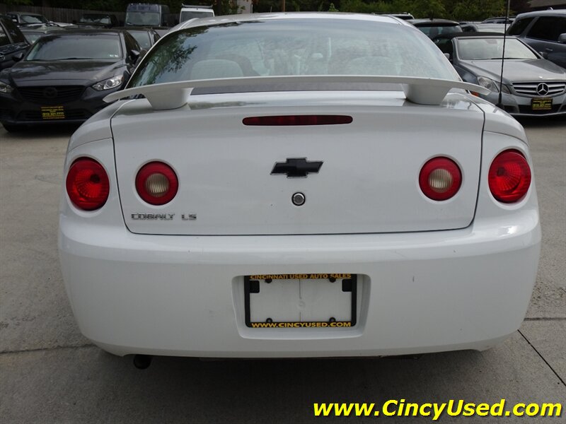 2006 Chevrolet Cobalt LS - Photo 9 - Cincinnati, OH 45255