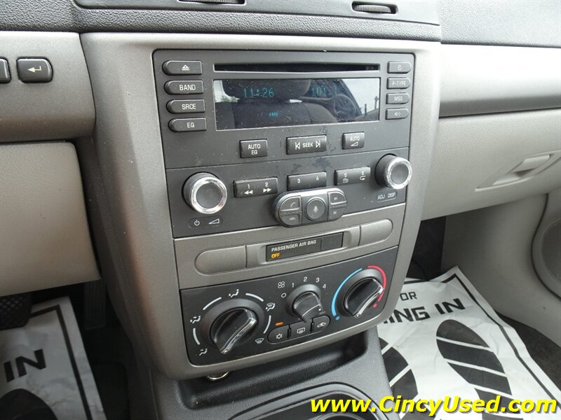 2006 Chevrolet Cobalt LS - Photo 17 - Cincinnati, OH 45255