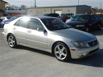 2001 Lexus IS 300   - Photo 1 - Cincinnati, OH 45255