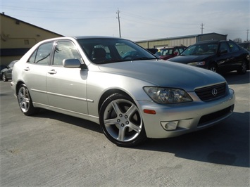 2001 Lexus IS 300   - Photo 10 - Cincinnati, OH 45255