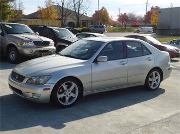 2001 Lexus IS 300   - Photo 3 - Cincinnati, OH 45255