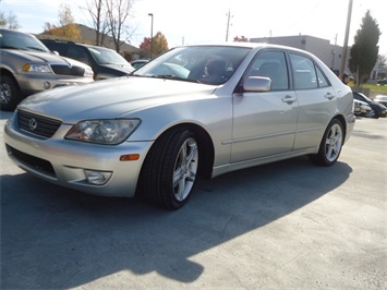 2001 Lexus IS 300   - Photo 11 - Cincinnati, OH 45255