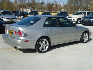 2001 Lexus IS 300   - Photo 6 - Cincinnati, OH 45255