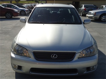 2001 Lexus IS 300   - Photo 2 - Cincinnati, OH 45255