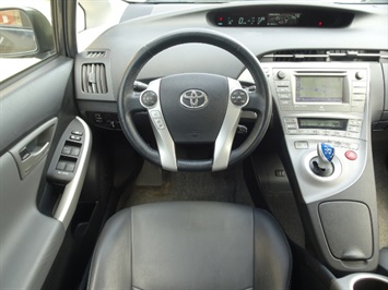 2013 Toyota Prius Four   - Photo 6 - Cincinnati, OH 45255