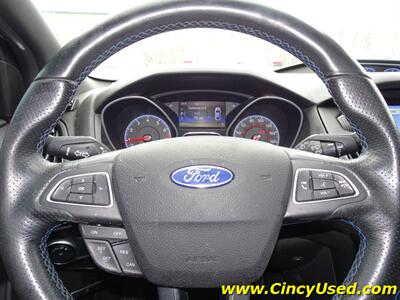 2016 Ford Focus RS   - Photo 21 - Cincinnati, OH 45255