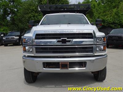 2020 Chevrolet Silverado 6500HD   - Photo 2 - Cincinnati, OH 45255
