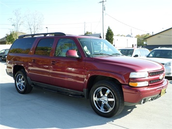 2006 Chevrolet Suburban 1500 LTZ   - Photo 1 - Cincinnati, OH 45255