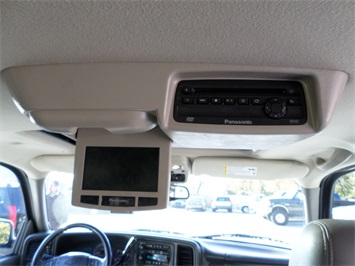 2006 Chevrolet Suburban 1500 LTZ   - Photo 17 - Cincinnati, OH 45255