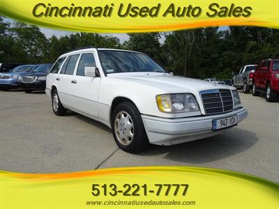 1995 Mercedes-Benz E 320   - Photo 1 - Cincinnati, OH 45255