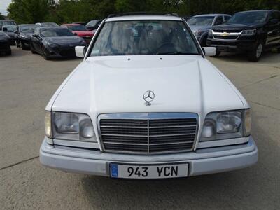 1995 Mercedes-Benz E 320   - Photo 2 - Cincinnati, OH 45255