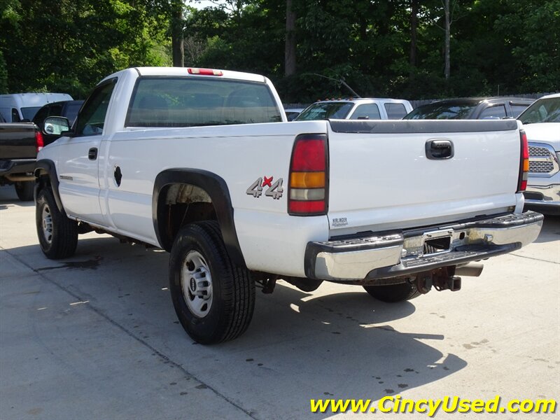 2005 GMC Sierra 2500HD Work Truck - Photo 8 - Cincinnati, OH 45255