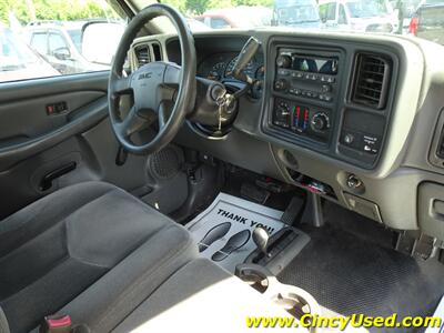 2005 GMC Sierra 2500HD Work Truck - Photo 14 - Cincinnati, OH 45255
