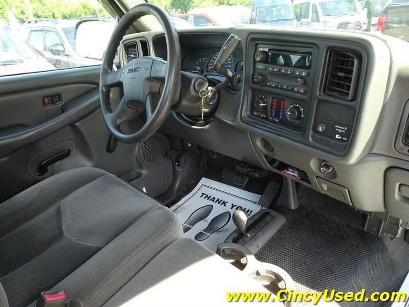 2005 GMC Sierra 2500HD Work Truck - Photo 14 - Cincinnati, OH 45255