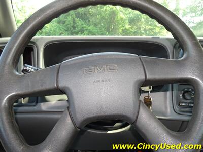 2005 GMC Sierra 2500HD Work Truck - Photo 18 - Cincinnati, OH 45255