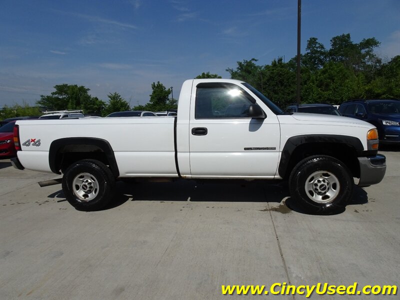 2005 GMC Sierra 2500HD Work Truck - Photo 5 - Cincinnati, OH 45255