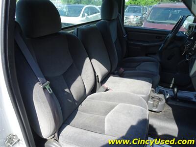 2005 GMC Sierra 2500HD Work Truck - Photo 13 - Cincinnati, OH 45255