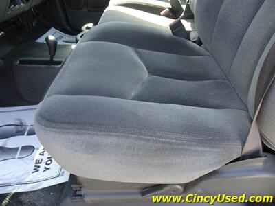 2005 GMC Sierra 2500HD Work Truck - Photo 23 - Cincinnati, OH 45255