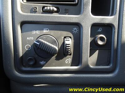 2005 GMC Sierra 2500HD Work Truck - Photo 21 - Cincinnati, OH 45255