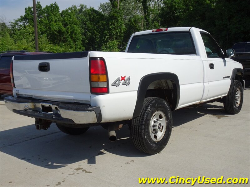 2005 GMC Sierra 2500HD Work Truck - Photo 6 - Cincinnati, OH 45255