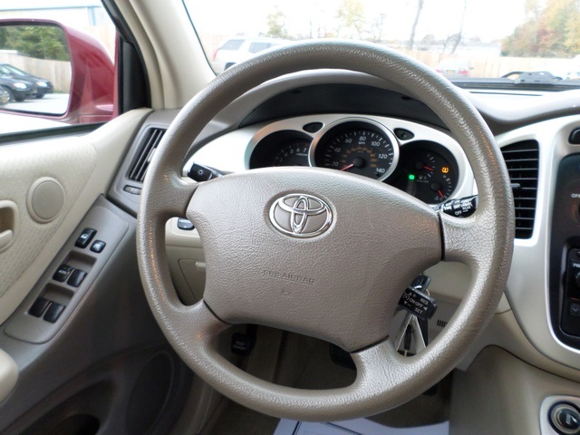 2004 Toyota Highlander - Photo 19 - Cincinnati, OH 45255