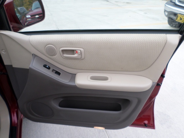 2004 Toyota Highlander - Photo 23 - Cincinnati, OH 45255