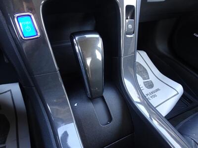 2013 Chevrolet Volt Premium  Range-Extended Electric FWD - Photo 15 - Cincinnati, OH 45255