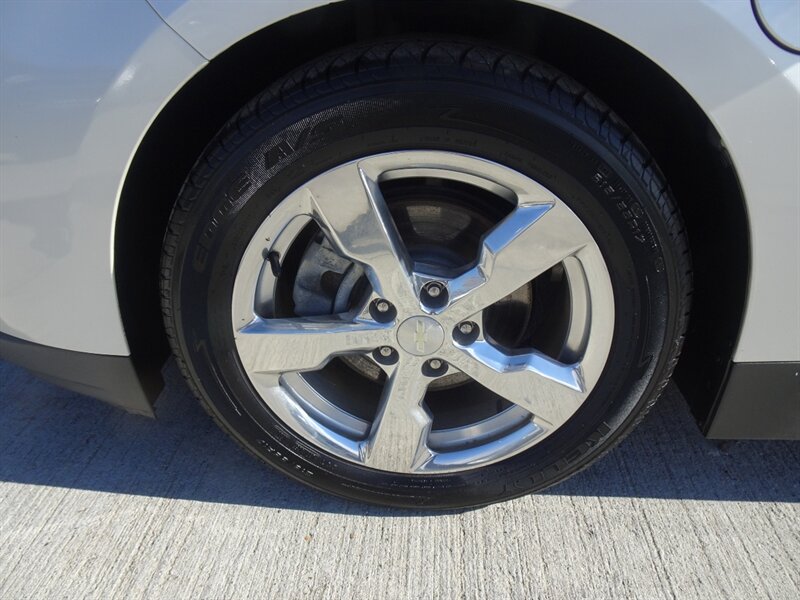 2013 Chevrolet Volt Premium Range-Extended Electric FWD - Photo 25 - Cincinnati, OH 45255