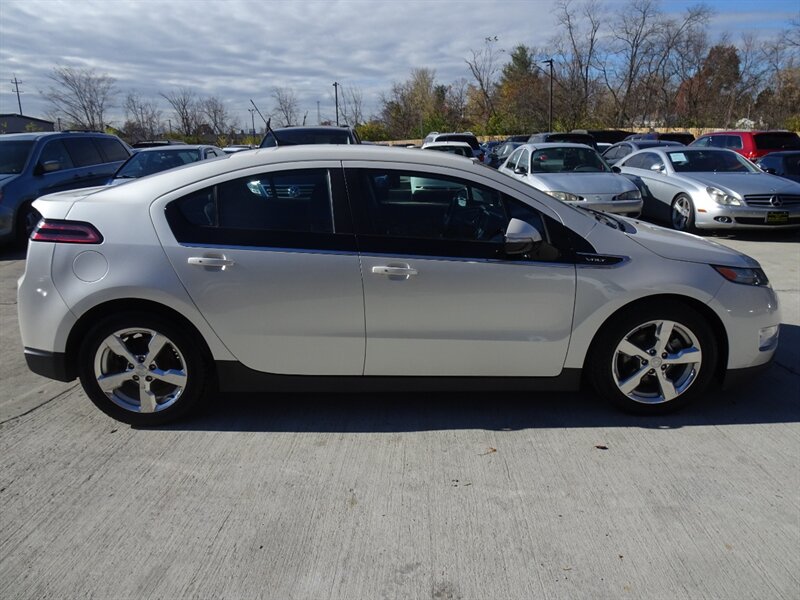2013 Chevrolet Volt Premium Range-Extended Electric FWD - Photo 5 - Cincinnati, OH 45255