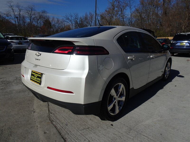 2013 Chevrolet Volt Premium Range-Extended Electric FWD - Photo 6 - Cincinnati, OH 45255