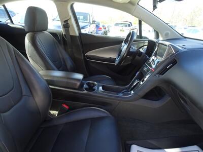 2013 Chevrolet Volt Premium  Range-Extended Electric FWD - Photo 13 - Cincinnati, OH 45255