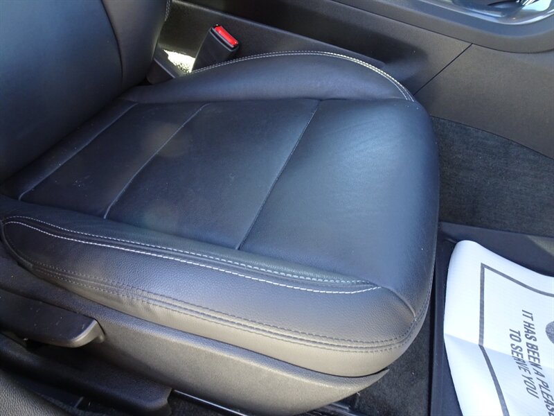 2013 Chevrolet Volt Premium Range-Extended Electric FWD - Photo 22 - Cincinnati, OH 45255