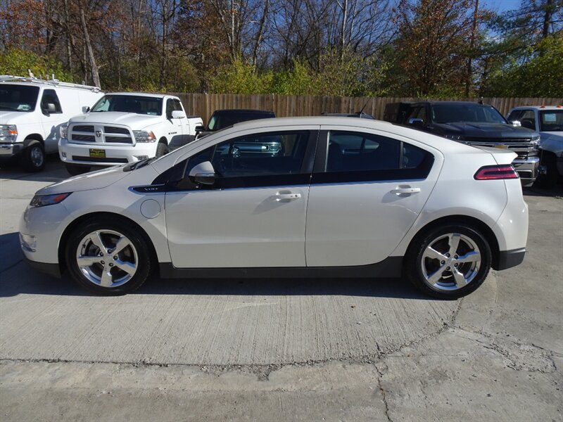 2013 Chevrolet Volt Premium Range-Extended Electric FWD - Photo 4 - Cincinnati, OH 45255